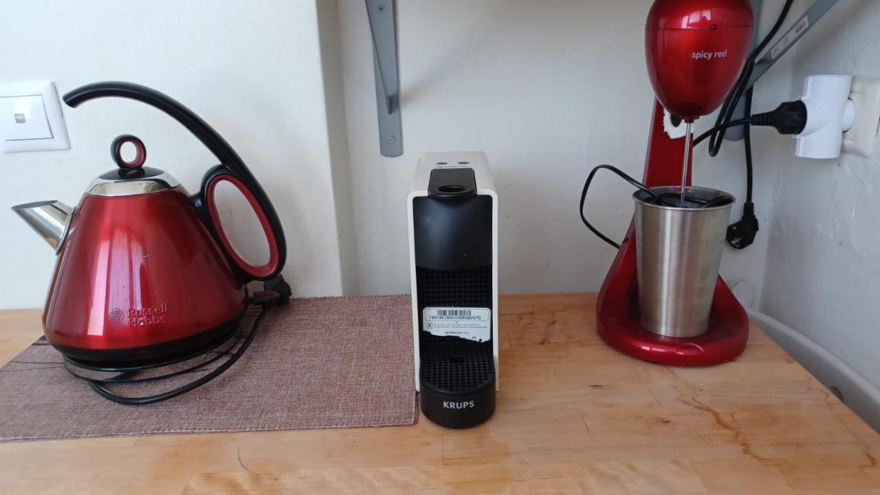 Central 6Th Floor Studio Near Metro & View&200Mbps Атина Екстериор снимка