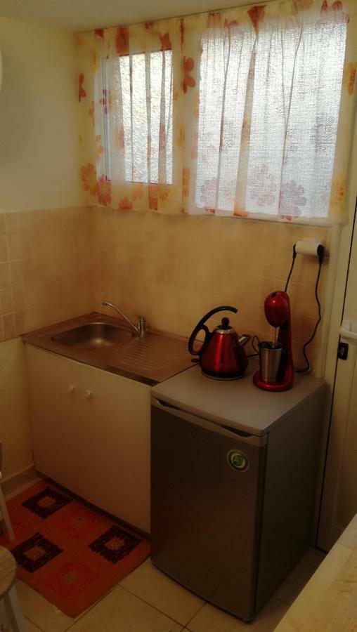 Central 6Th Floor Studio Near Metro & View&200Mbps Атина Екстериор снимка